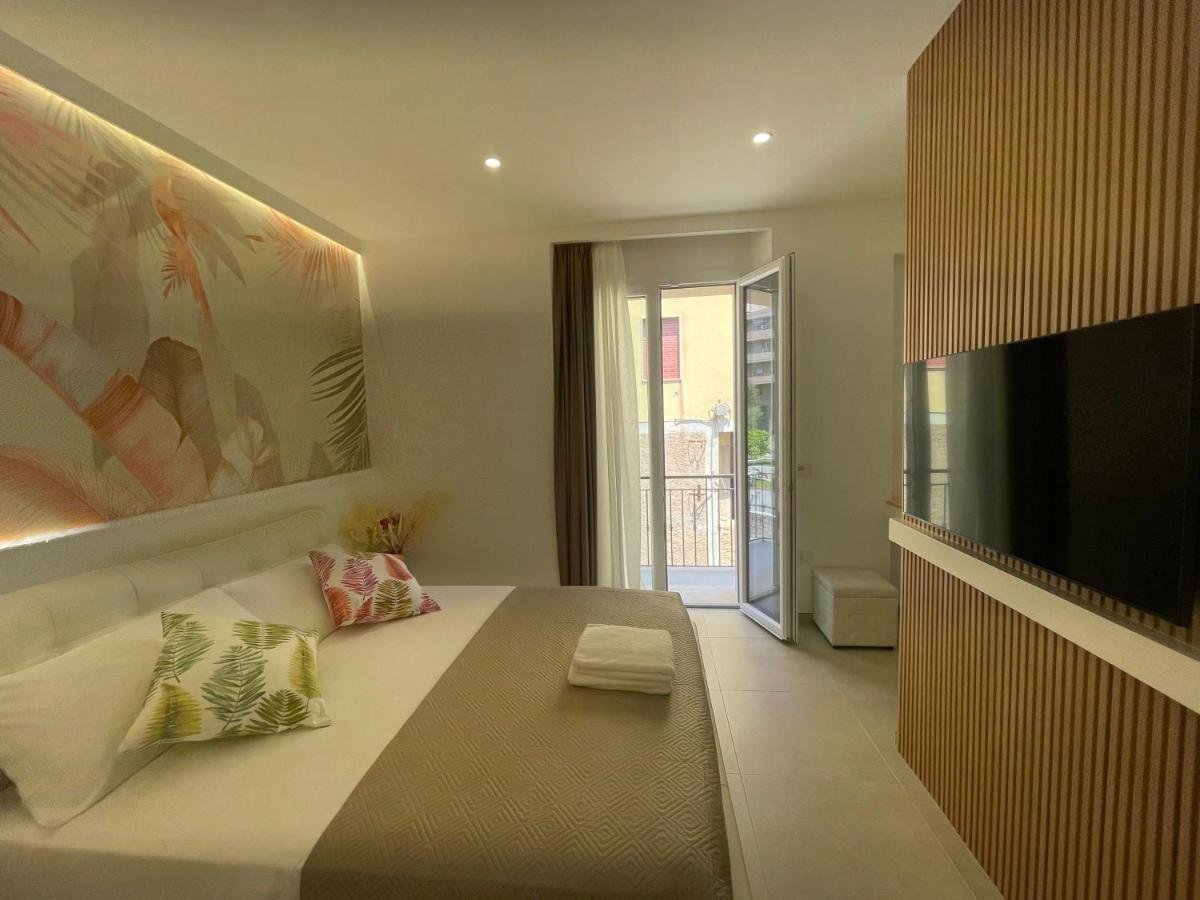 Bullerjanos Hotel Олбия Екстериор снимка