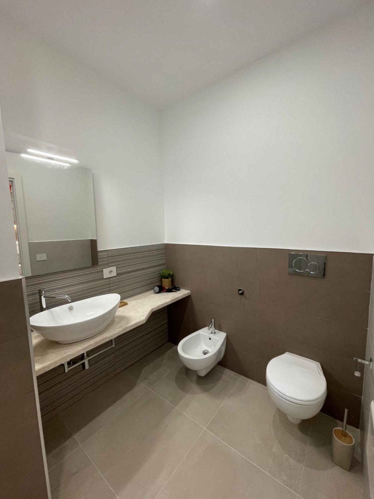 Bullerjanos Hotel Олбия Екстериор снимка