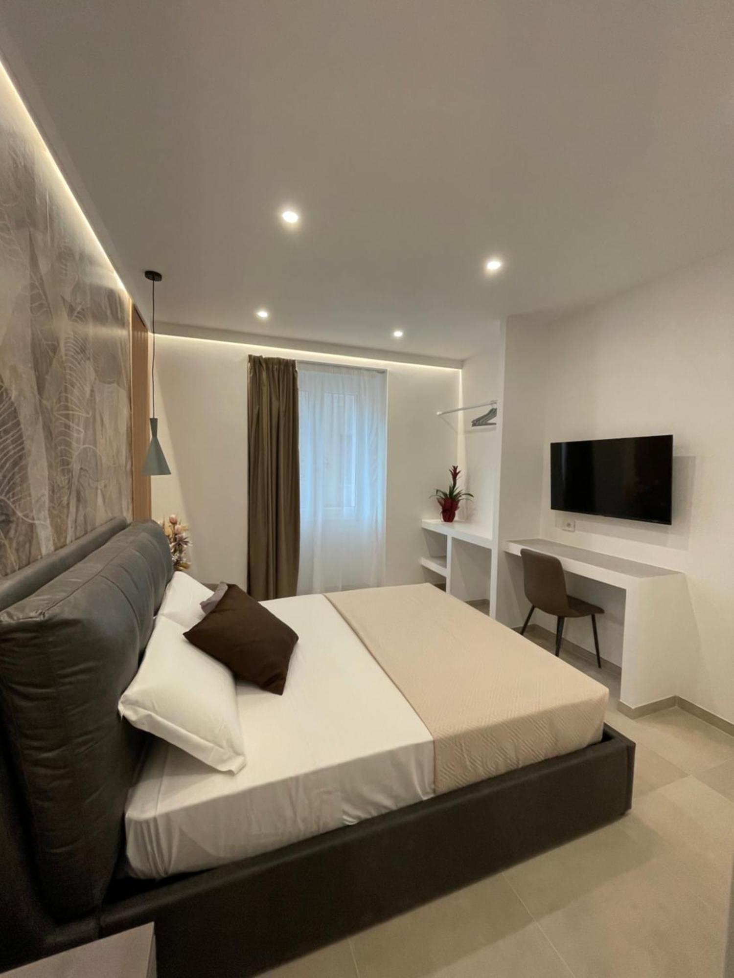 Bullerjanos Hotel Олбия Екстериор снимка