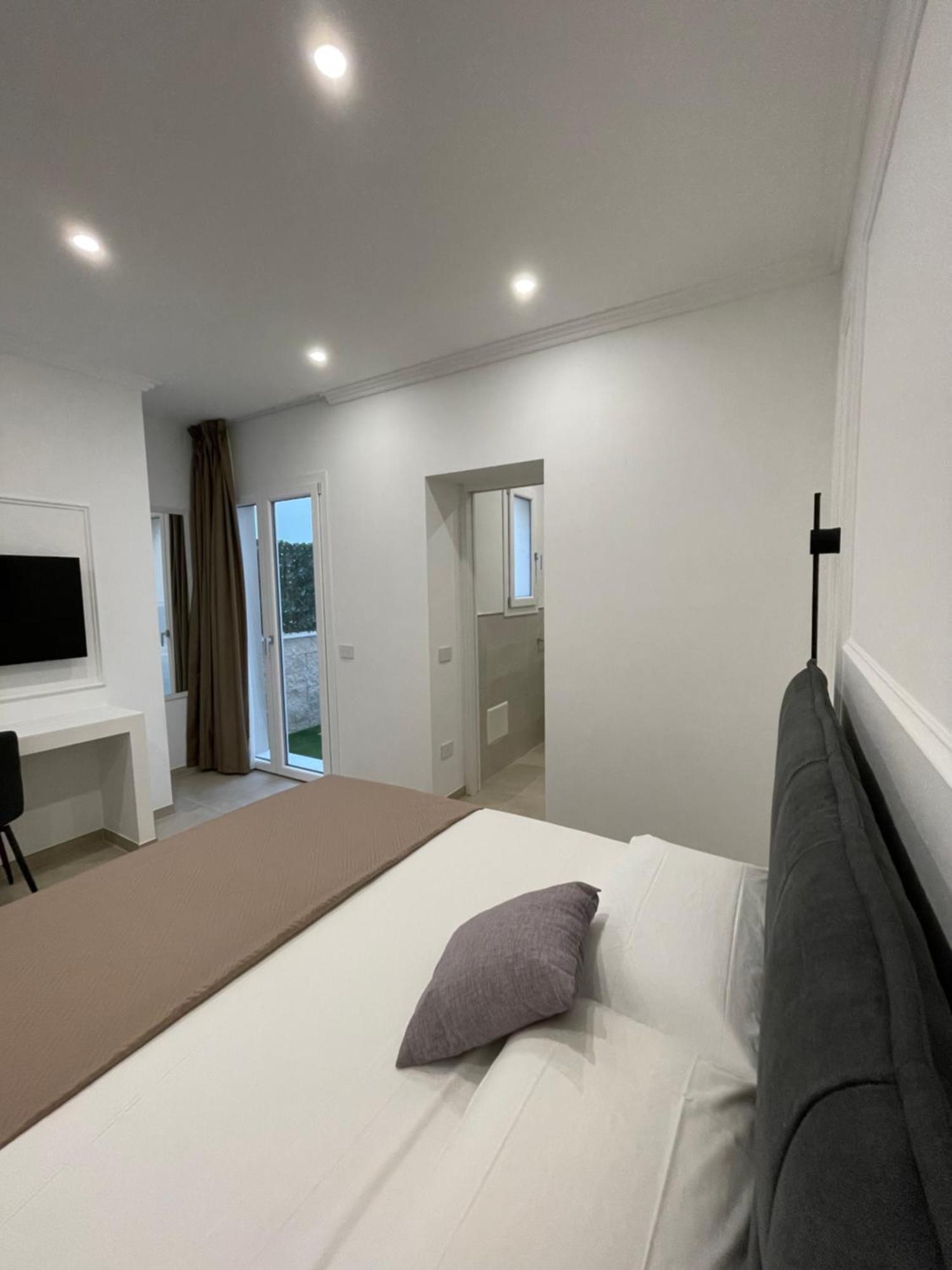 Bullerjanos Hotel Олбия Екстериор снимка