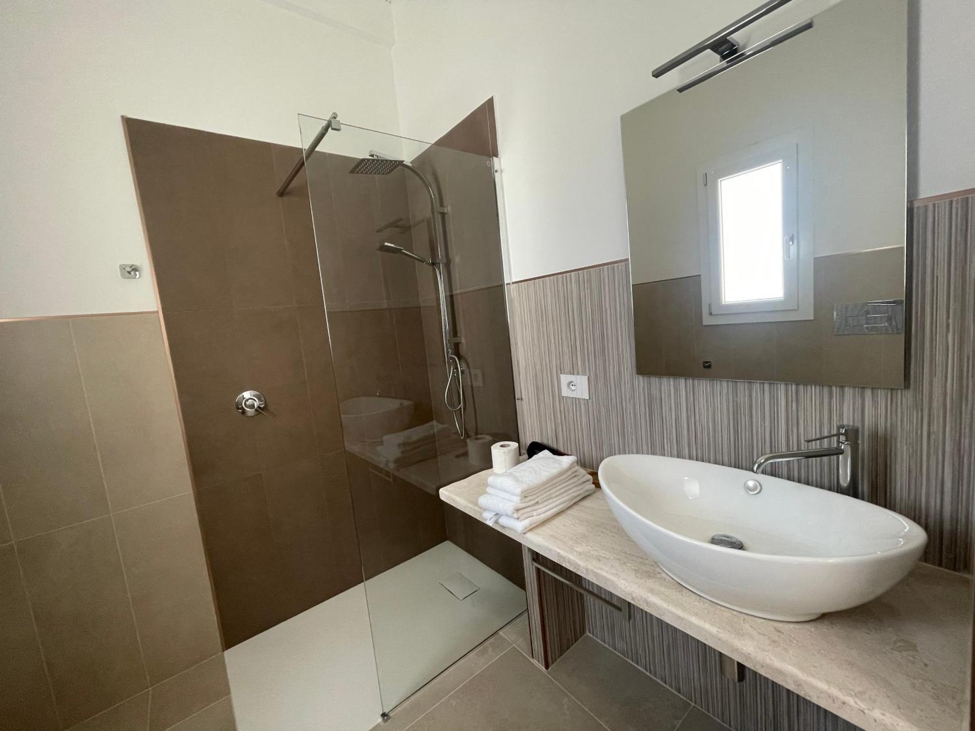 Bullerjanos Hotel Олбия Екстериор снимка