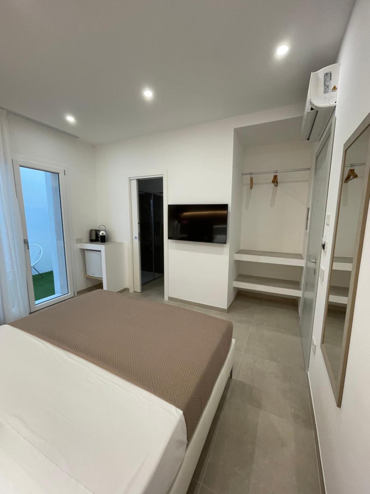 Bullerjanos Hotel Олбия Екстериор снимка
