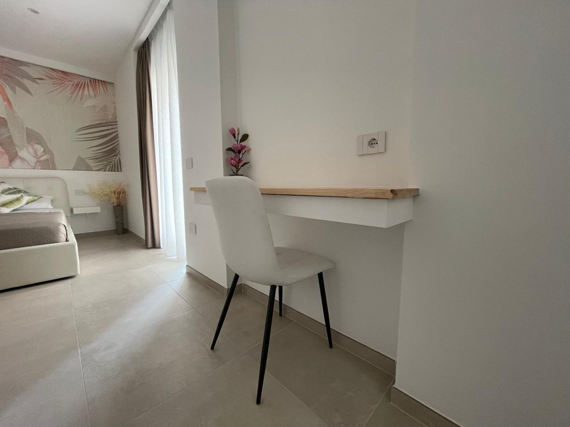 Bullerjanos Hotel Олбия Екстериор снимка