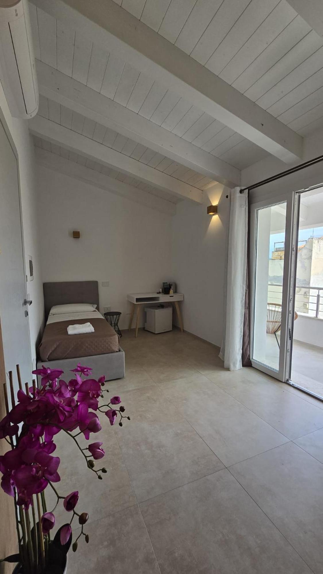Bullerjanos Hotel Олбия Екстериор снимка